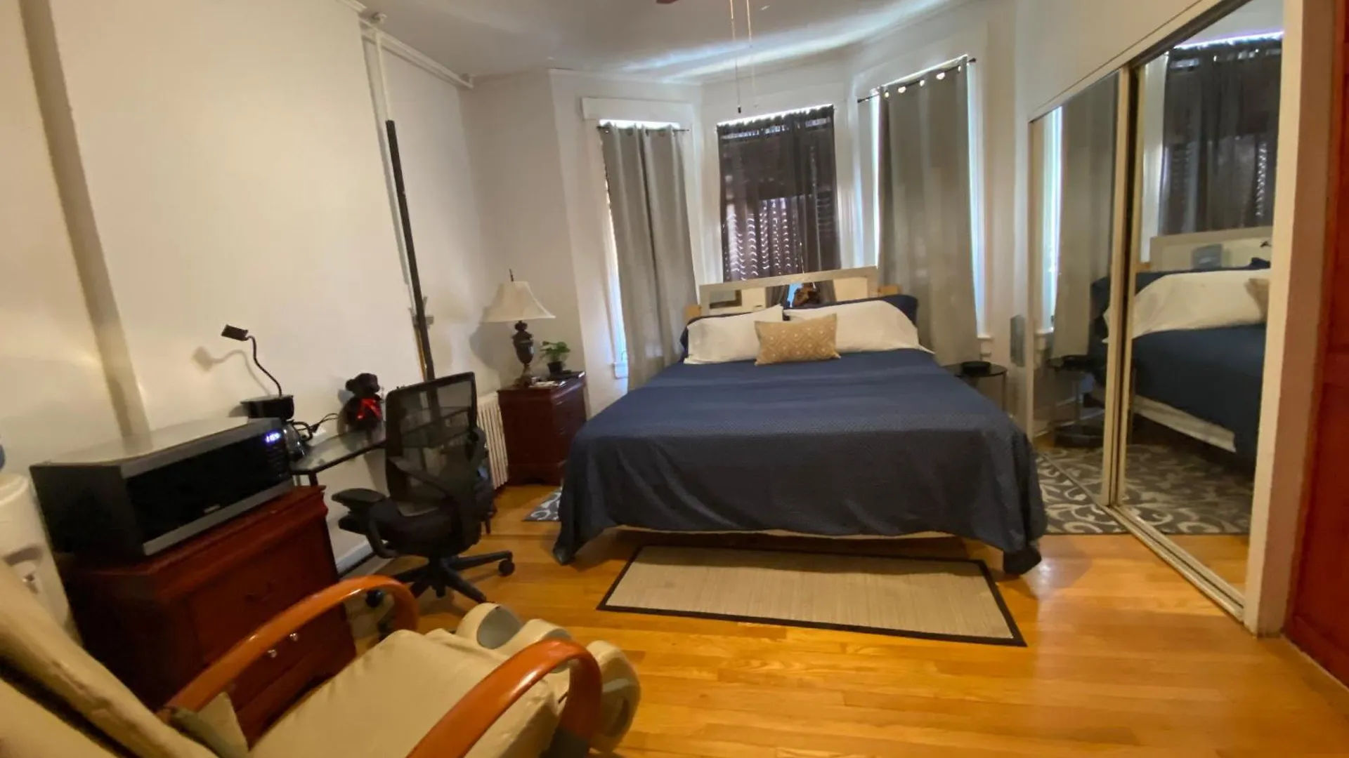 Room In Guest Room - 7Privateroom Jacuzzimassage Sitparking15Mins2Ny Fairview Guest house