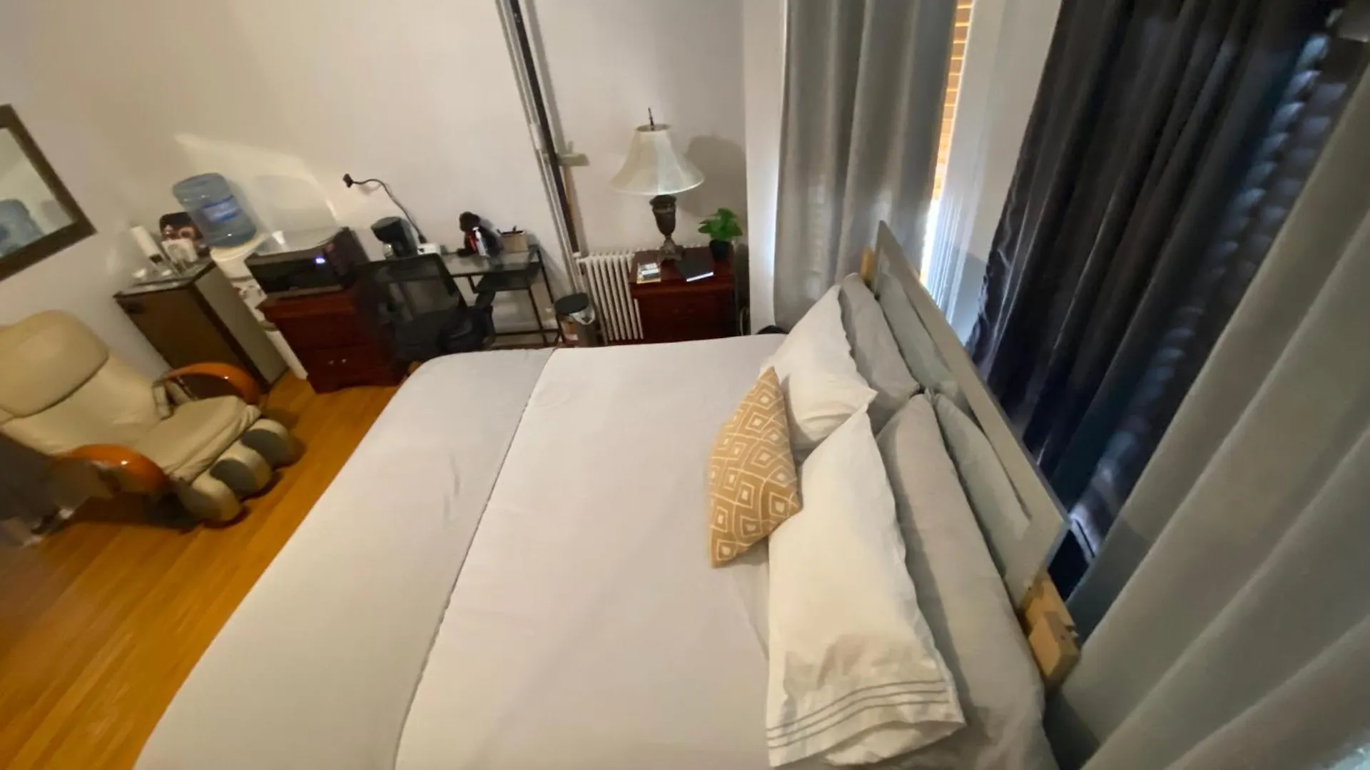 Guest house Room In Guest Room - 7Privateroom Jacuzzimassage Sitparking15Mins2Ny Fairview United States
