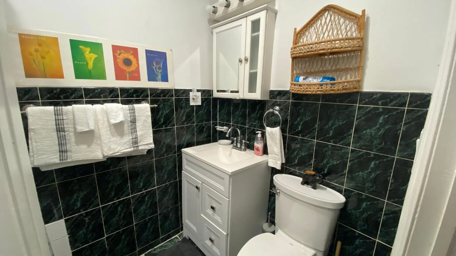 Room In Guest Room - 7Privateroom Jacuzzimassage Sitparking15Mins2Ny Fairview